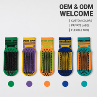 Chaussettes antidérapantes avec semelle en silicone pour yoga, trampoline, pilates, chaussettes de sport pour femmes, hommes, enfants, adultes, en coton, vente en gros, OEM, personnalisées