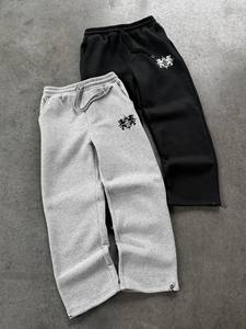 Set Sportivo Personalizzato da <span class=keywords><strong>Uomo</strong></span> con <span class=keywords><strong>Felpa</strong></span> con Cappuccio <span class=keywords><strong>e</strong></span> Zip Quadrata <span class=keywords><strong>e</strong></span> Pantaloni a Zampa d'Elefante, <span class=keywords><strong>Felpa</strong></span> con Stampa - Product Image 2