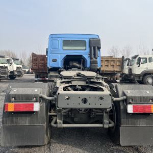 รถบรรทุกหัวลาก Howo 6x4 มาตรฐานสากล เครื่องยนต์ดีเซล Cummins ยูโร 2 พวงมาลัยซ้าย 351-450 แรงม้า รับน้ำหนัก 31-40 ตัน เกียร์ 8 สปีด - Product Image 4