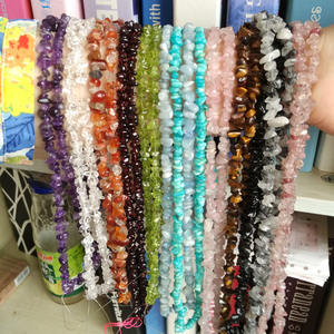 <span class=keywords><strong>Cuentas</strong></span> sueltas con agujeros de virutas de cristal de grava de piedras preciosas de colores irregulares naturales al por mayor para la fabricación de joyas y otras artesanías de cristal - Product Image 2