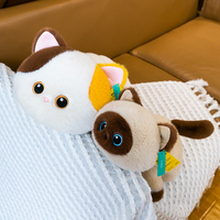 Assortiment de peluches de chat couché mignonnes, chatons siamois doux, animaux en peluche, vente en gros et au détail, cadeau d'anniversaire pour enfants, décoration de la maison