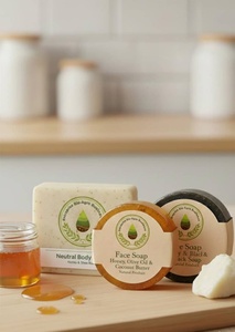 Jabón Facial Natural Suave de Miel Orgánica, Aceite de Oliva y Manteca de Coco para Limpieza Diaria - Product Image 3