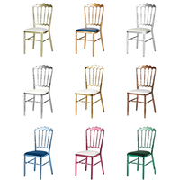 Chaise Napoléon de luxe empilable, multicolore au choix, avec assise rembourrée et structure dorée électrolytique pour hôtels et événements (vente en gros)