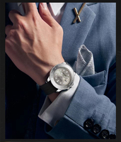 Montre à quartz avec lumière nocturne, cadeau de Noël tendance pour homme