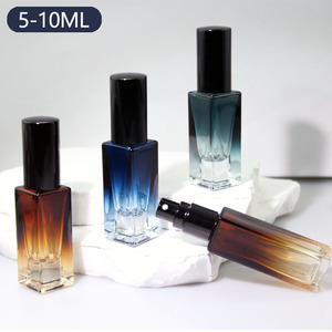 Flacon pulvérisateur portable de voyage à brume fine 5ml 10ml 20ml, atomiseur carré en verre bleu dégradé, sérigraphié mat, vide pour <span class=keywords><strong>parfum</strong></span> - Product Image 1