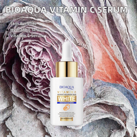 Serum Wajah 30ml OEM/ODM Pemutih Kulit Bernutrisi Vitamin C Pelembap dengan Bentuk Cair Niacinamide Gliserin untuk Wanita Penggunaan di Rumah