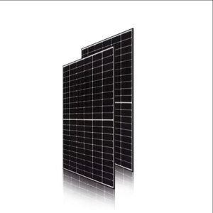 Panel solar de media celda de silicio monocristalino JA 700 - 715W de alta calidad, certificado TUV y equipado con vidrio frontal eléctrico - Product Image 1