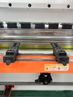 Presse plieuse hydraulique CNC 250T 3200mm 4+1 axes pour tôles d'aluminium, modèle DA-53TX, fabricant Delem, châssis en acier, moteur CE