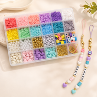 Kit de fabrication de breloques de téléphone et de porte-clés DIY 24 compartiments, avec perles en argile polymère Heishi, lettres, cœurs, fruits, yeux protecteurs et fermoirs mousquetons