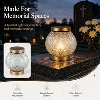 Lanterne funéraire solaire en verre transparent avec motif floral en relief croix et cœur pour décoration commémorative de cimetière européen, vente en gros, OEM ODM