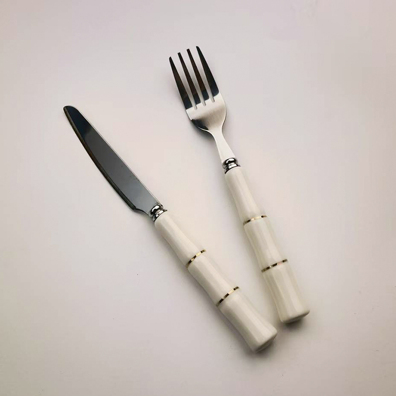 Ensemble fourchette et couteau