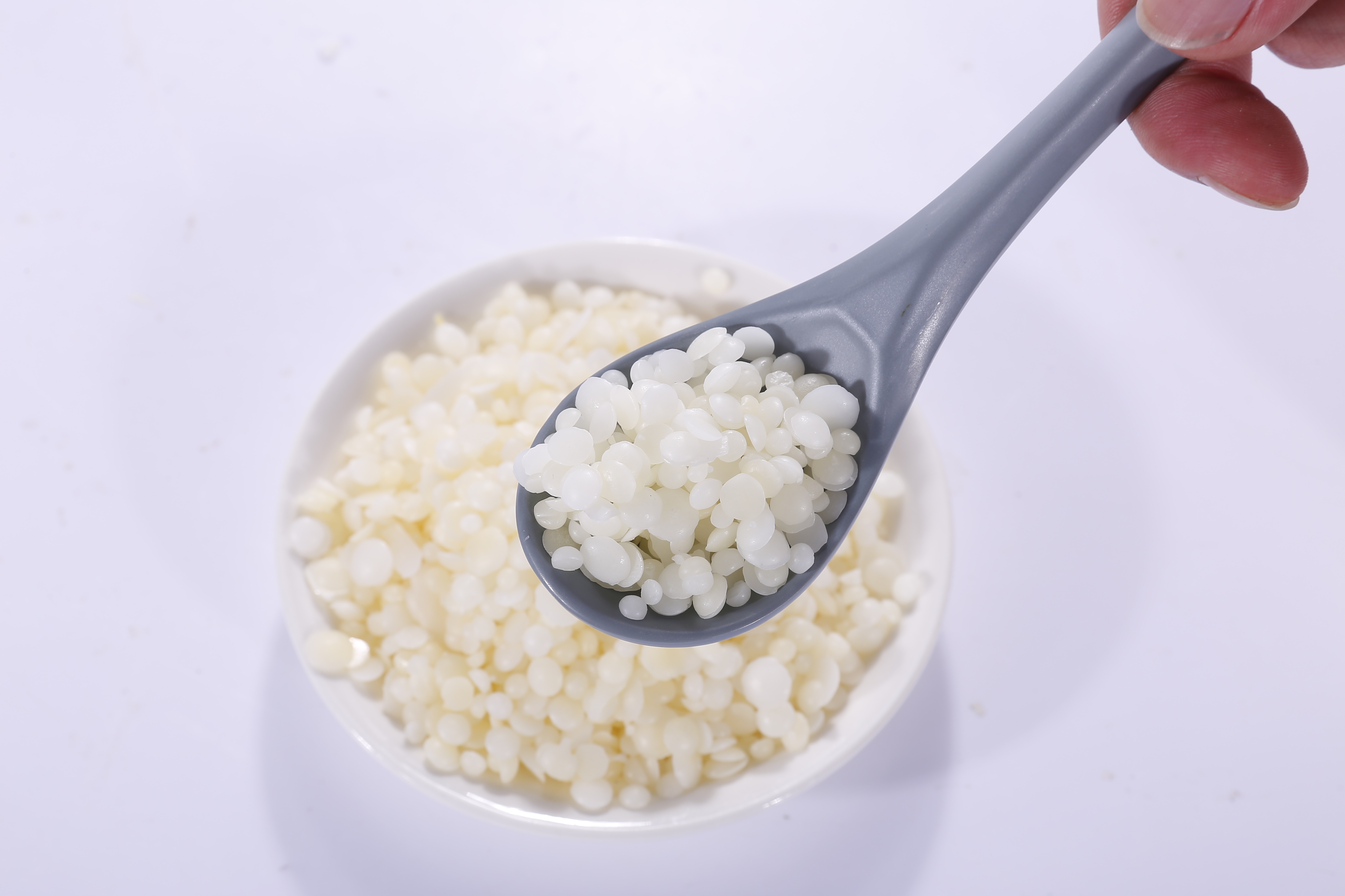 Fully Refined Paraffin Wax 80# For Cosmetics Wax Pallets White Microcrystalline Wax