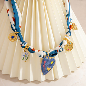 Collar de Pañuelo de Seda con Colgante de Acero Inoxidable en Forma de Corazón Azul, Accesorio de Moda DIY - Product Image 4