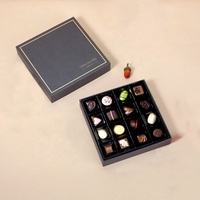 Plateau de boîte d'emballage vide de luxe pour bonbons, noix, noyau, truffe à prix compétitif petite boîte cadeau de chocolat pour boîte de chocolat avec plastique