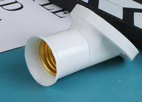 Douille de base de lampe E27 blanche Angle de 45 degrés Vis oblique Base d'ampoule en plastique Supports de lampe murale Adaptateur Convertisseur