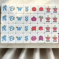 Jeu de tuiles de mahjong marbrées roses style américain, bordure verte rayée, acrylique multicouche de qualité supérieure, Joker personnalisé, divertissement pour 4 joueurs