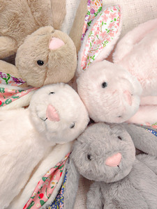 Muñeca de conejo de peluche de tela Floral de lujo, algodón cómodo y suave para niños y niñas para cumpleaños, estilo de cruce de animales de Pascua - Product Image 5