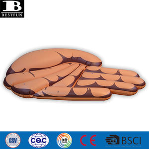 Chaise longue de <span class=keywords><strong>piscine</strong></span> gonflable en forme de main en vinyle personnalisée en usine île flottante en plastique Durable pour la natation - Product Image 4