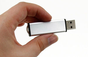 Gitra Bulk 4GB 8GB 16GB 32GB 64GB 128GB USB 2.0 Flash Memory <span class=keywords><strong>Pen</strong></span> Drives Metal Logo USB with Customizable Logo - Product Image 5