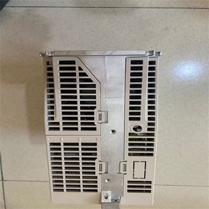 Variateur de vitesse Yaskawa SGD7S-330A00B202 AC 230V pour moteur industriel métallique - Product Image 3