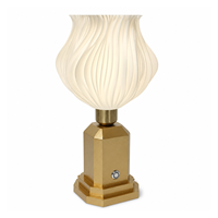 Lampe de table sans fil rechargeable ultra longue durée avec base en métal et abat-jour en forme de bourgeon de fleur pour restaurant, hôtel, chambre à coucher