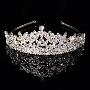 Europeo americano nuovi accessori da sposa per donna in lega di strass con grande corona <span class=keywords><strong>orecchini</strong></span> a cerchio per le spose - Product Image 1