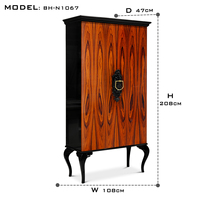 Armoire élégante inspirée des icônes, en bois artisanal, finition laquée, designs uniques pour la maison, armoire de rangement pour salon