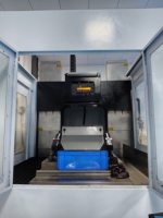 Máquina de Corte de Metal CNC SQ-500MAX para la Producción de Radiadores de Cobre de Gran Tamaño para el Último Sistema de Refrigeración de Centros de Datos con IA