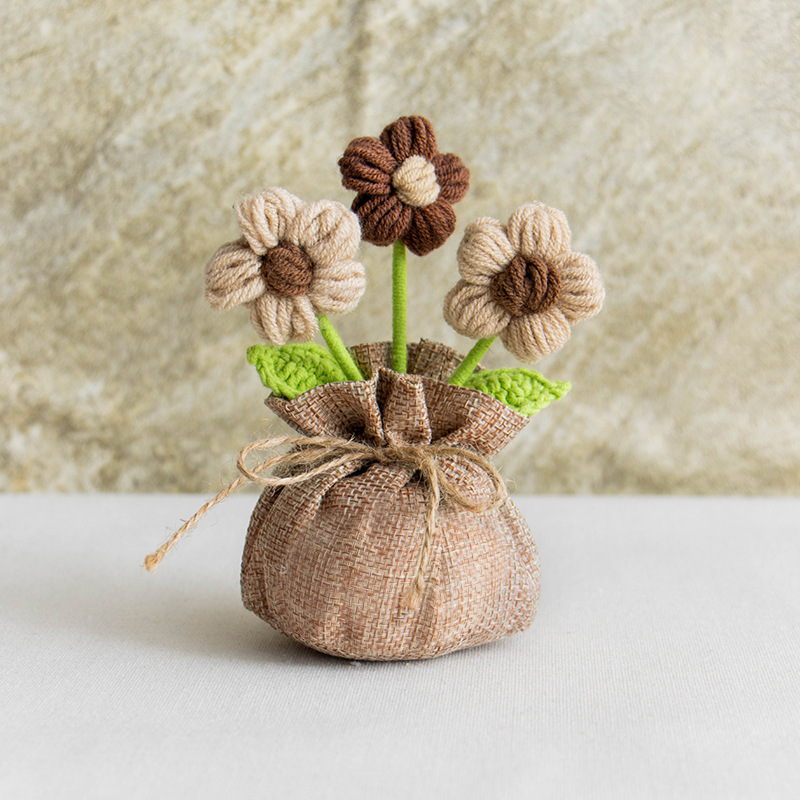 Fleur bouffante marron