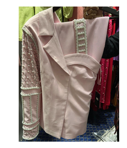 Ensemble coordonné rose élégant avec travail de perles complexes et une manche asymétrique, tenue contemporaine pour femme, idéal pour les occasions spéciales - Product Image 1