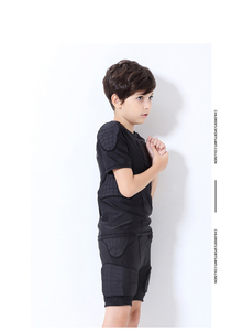 YOUNGSON Youngson – T-shirt de football rembourré pour enfants avec logo personnalisé, protection de poitrine et d'épaules, compression haute densité - Product Image 4