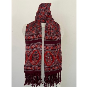 Bloc à main doux Ryon Ajrakh Print Stole Tissu lavable en machine de qualité supérieure idéal pour les cadeaux et le style quotidien - Product Image 4