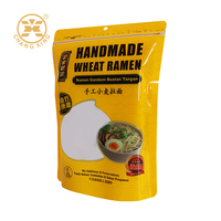 Op maat gemaakte logo bedrukte vierkante bodem vochtbestendige diepvriesvoedselverpakking met ritssluiting en transparant venster voor ramen noodles