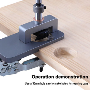 Herramienta manual <span class=keywords><strong>de</strong></span> 35 mm <span class=keywords><strong>de</strong></span> aleación <span class=keywords><strong>de</strong></span> aluminio para perforación y posicionamiento <span class=keywords><strong>de</strong></span> bisagras <span class=keywords><strong>de</strong></span> puertas <span class=keywords><strong>de</strong></span> armario, para instalación <span class=keywords><strong>de</strong></span> bisagras auxiliares - Product Image 2