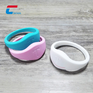 Logo in ấn không thấm nước RFID Vòng đeo tay Ntag215 ntag216 thông minh NFC Silicone dây đeo cổ tay cho trẻ em - Product Image 1