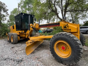 รถเกรดเดอร์ Caterpillar 140h มือสอง ปี 2023 พร้อมเครื่องยนต์และเกียร์เดิมๆ ใช้งานมาแล้ว 0-2000 ชั่วโมง สภาพดี พร้อมรายงานสถานะเครื่องจักร มีสินค้าในสต็อก - Product Image 4