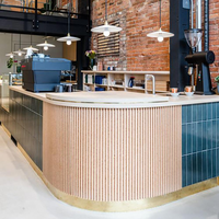 Comptoir de bar ondulé coloré personnalisé, comptoir de restaurant incurvé, comptoir de café, comptoir de service alimentaire commercial