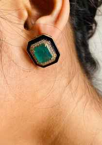 Pendientes de Oro Amarillo de 14 Quilates con Esmalte Negro, Esmeraldas y Diamantes de Laboratorio Certificados, Esmeralda Octogonal - Product Image 6