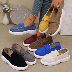 Mocassini slip-on comodi con suola spessa rialzata in camoscio, sneakers da donna per tutti i giorni e per lo shopping. - Product Image 1