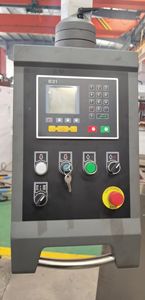 タッチファスト WC67K-63/2500 電動油圧式板金曲げ機 ミニCNCプレスブレーキ - Product Image 2