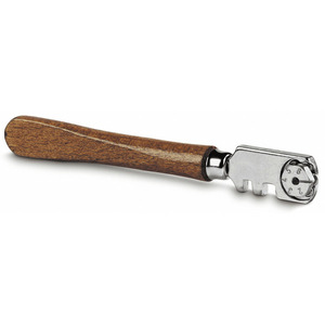 Coupe-verre Stanley avec manche en bois et roue réglable pour une coupe de précision - Product Image 1
