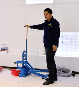 Offre Spéciale Portable Écologique Pédale Pompe À Eau De Voiture À Laver Ferme D'irrigation À Pédale Pompe À Pied - Product Image 4