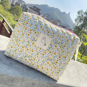 Premium Cotton Floral Beauty <b>Case</b> Ins Fashion Sweet <b>Makeup</b> Travel Bag Wholesale - Product Image 3