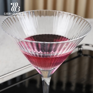 Verres à pied en verre à <span class=keywords><strong>vin</strong></span> rouge à longue tige soufflée à la main Verres à pied haut de gamme en cristal sans plomb Verrerie à boire Champagne Restaurant - Product Image 4