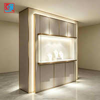 Vitrine à bijoux murale de luxe, unité de présentation arrière en grain de pierre foncée, armoire murale de rangement pleine hauteur
