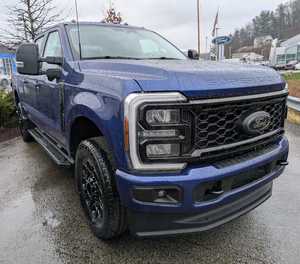 <span class=keywords><strong>Ford</strong></span> <span class=keywords><strong>Super</strong></span> <span class=keywords><strong>Duty</strong></span> F-350 SRW LA-RIAT 4WD Crew Cab Pickup 2026, Ruedas de 18 Pulgadas, Cuero y Techo Solar Panorámico Disponible - Product Image 1