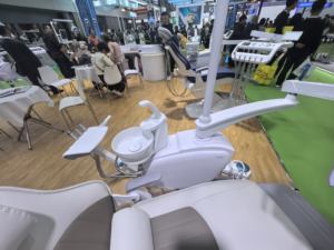 Unidad de silla <span class=keywords><strong>dental</strong></span> de lujo Tipo montado hacia abajo con repuestos importados de alta calidad Sillas dentales de buena calidad Precio unitario <span class=keywords><strong>Dental</strong></span> - Product Image 6