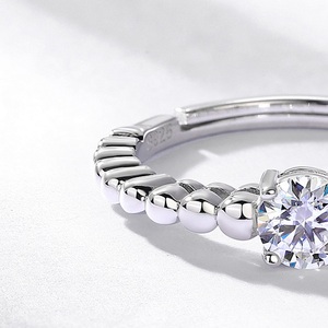 Anillo Solitario de Plata de Ley S925 con Moissanita Redonda, Tallo con Cuentas, Ajustable, Estilo Vintage, Anillo de Boda Elegante para Mujer - Product Image 5