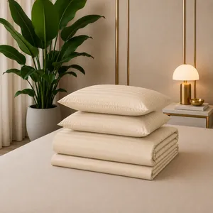 Parure de lit double rayée en satin 100 % coton Karden Flower Aurelia Linea, housse de couette beige, drap plat, 2 taies d'oreiller – Vente en gros - Product Image 3