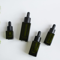 Vente en gros de flacons en verre carrés vides avec compte-gouttes verts de 5 ml, 10 ml, 15 ml, 30 ml pour huiles essentielles, soins de la peau, cosmétiques, trousse de voyage